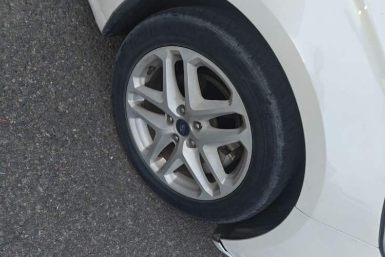 Used Ford Mondeo 2013 1.5L GTDi180 Fashion Edition Right Front Wheel Hub
