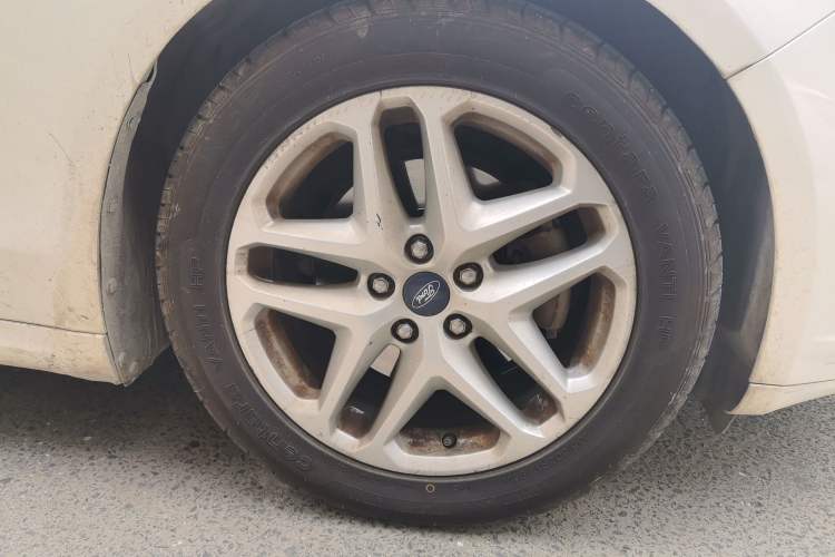 Used Ford Mondeo 2013 1.5L GTDi180 Fashion Edition Right Front Wheel Hub