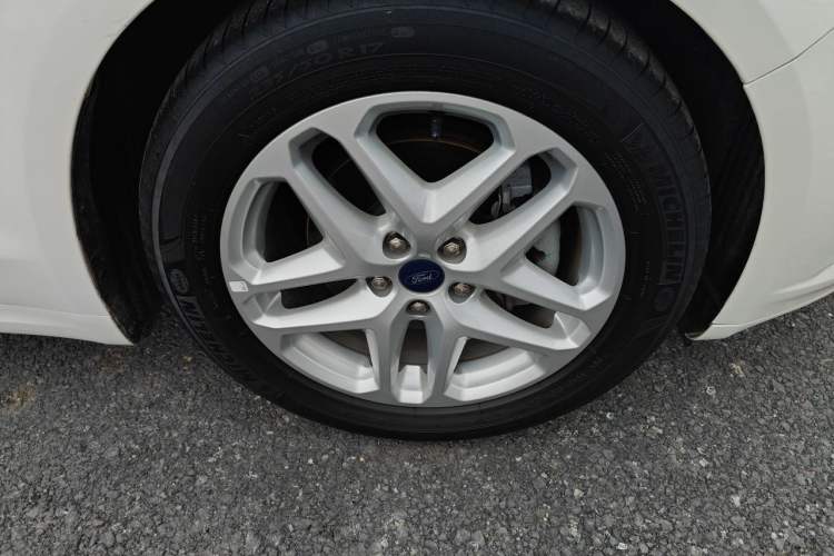 Used Ford Mondeo 2013 1.5L GTDi180 Fashion Edition Right Front Wheel Hub