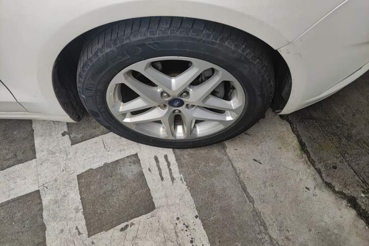 Used Ford Mondeo 2013 1.5L GTDi180 Fashion Edition Right Front Wheel Hub