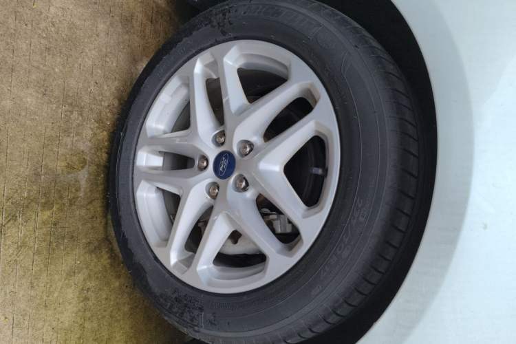 Used Ford Mondeo 2013 1.5L GTDi180 Fashion Edition Right Front Wheel Hub