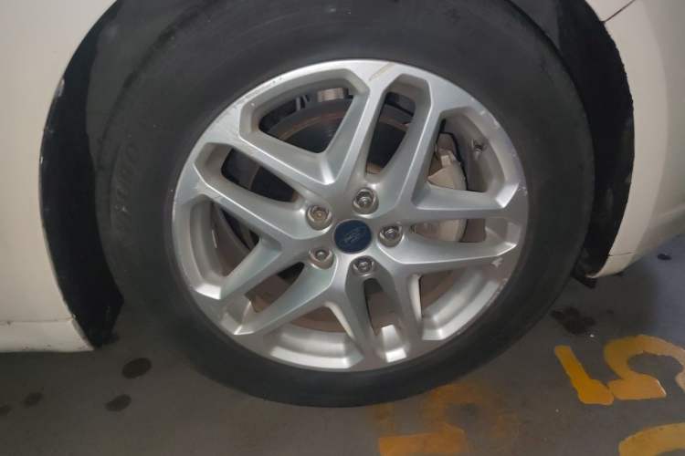 Used Ford Mondeo 2013 1.5L GTDi180 Fashion Edition Right Front Wheel Hub
