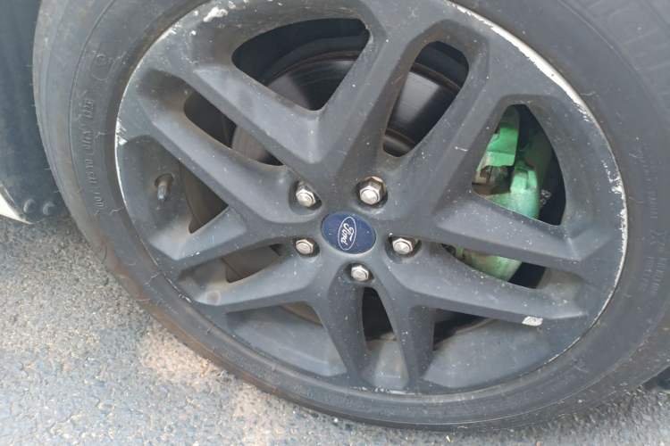 Used Ford Mondeo 2013 1.5L GTDi180 Fashion Edition Right Front Wheel Hub