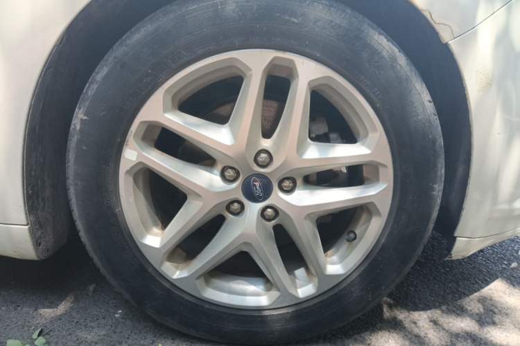 Used Ford Mondeo 2013 1.5L GTDi180 Fashion Edition Right Front Wheel Hub