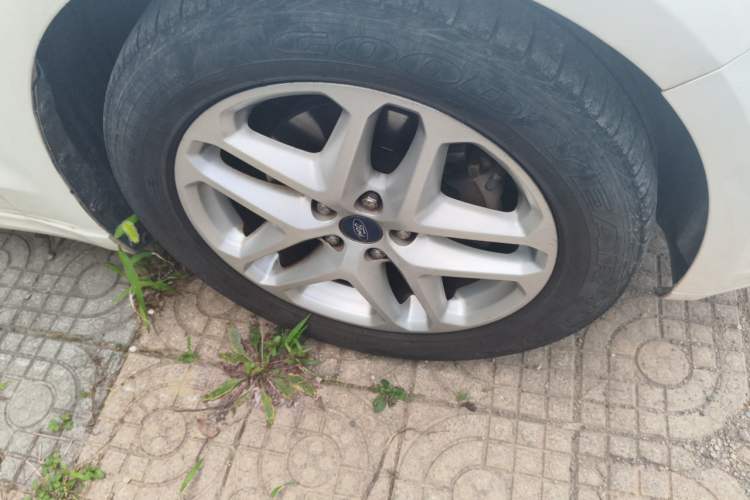 Used Ford Mondeo 2013 1.5L GTDi180 Fashion Edition Right Front Wheel Hub