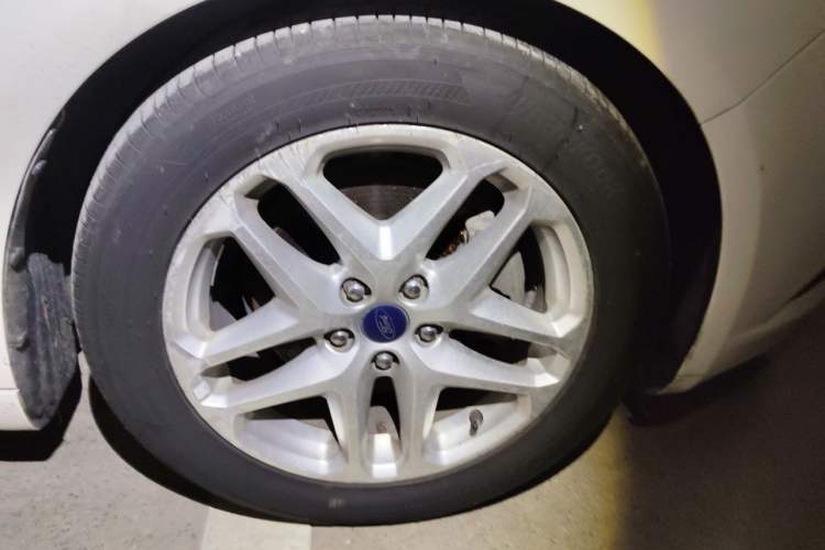 Used Ford Mondeo 2013 1.5L GTDi180 Fashion Edition Right Front Wheel Hub