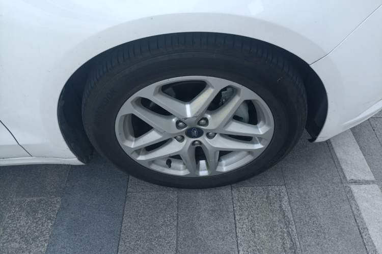 Used Ford Mondeo 2013 1.5L GTDi180 Fashion Edition Right Front Wheel Hub