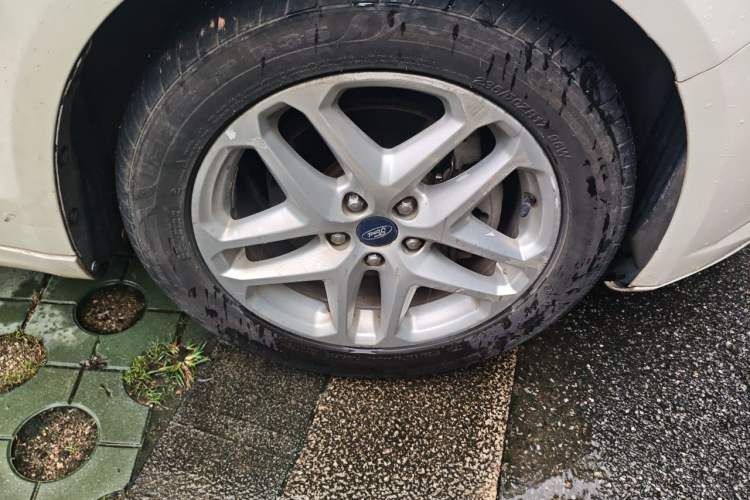 Used Ford Mondeo 2013 1.5L GTDi180 Fashion Edition Right Front Wheel Hub
