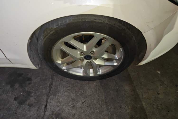 Used Ford Mondeo 2013 1.5L GTDi180 Fashion Edition Right Front Wheel Hub