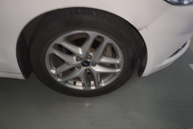Used Ford Mondeo 2013 1.5L GTDi180 Fashion Edition Right Front Wheel Hub