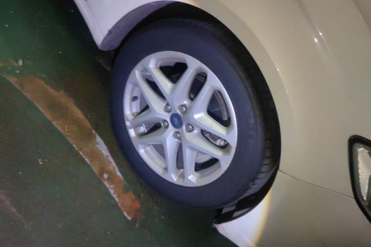 Used Ford Mondeo 2013 1.5L GTDi180 Fashion Edition Right Front Wheel Hub