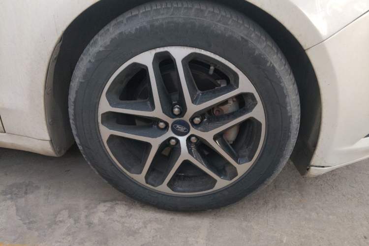 Used Ford Mondeo 2013 1.5L GTDi180 Fashion Edition Right Front Wheel Hub