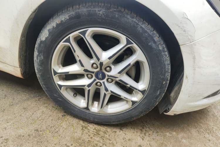 Used Ford Mondeo 2013 1.5L GTDi180 Fashion Edition Right Front Wheel Hub