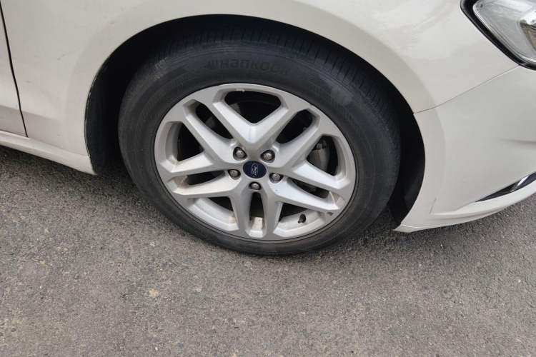 Used Ford Mondeo 2013 1.5L GTDi180 Fashion Edition Right Front Wheel Hub