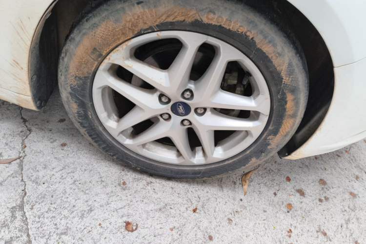 Used Ford Mondeo 2013 1.5L GTDi180 Fashion Edition Right Front Wheel Hub