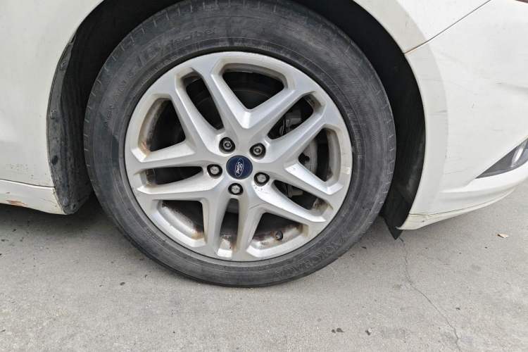 Used Ford Mondeo 2013 1.5L GTDi180 Fashion Edition Right Front Wheel Hub
