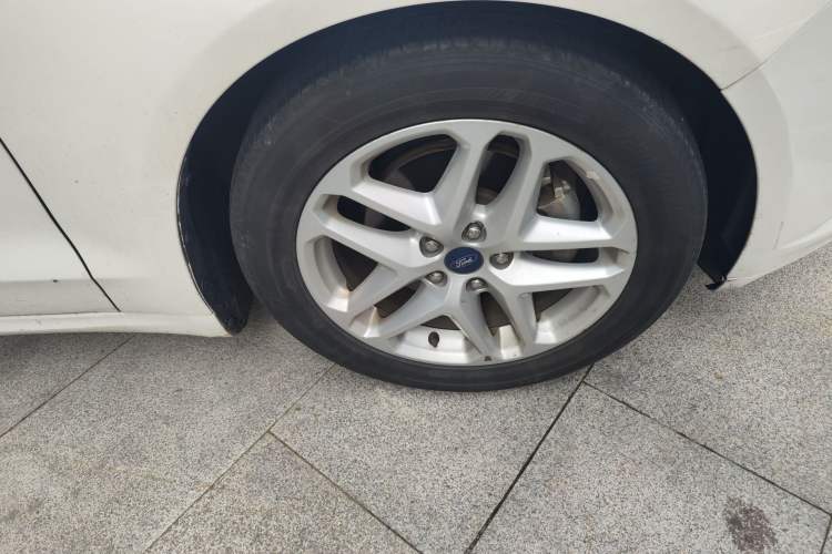 Used Ford Mondeo 2013 1.5L GTDi180 Fashion Edition Right Front Wheel Hub