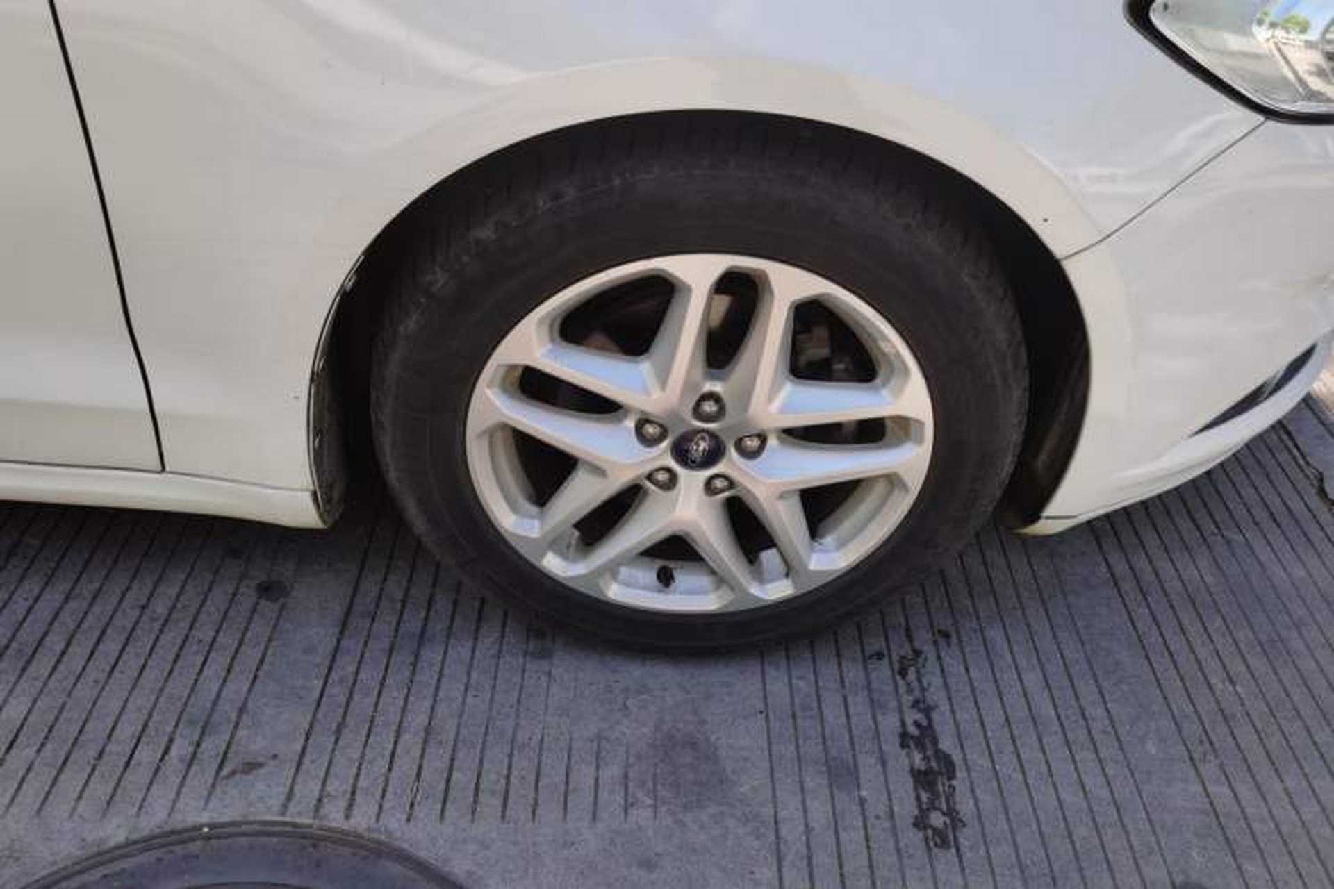 Used Ford Mondeo 2013 1.5L GTDi180 Fashion Edition Right Front Wheel Hub