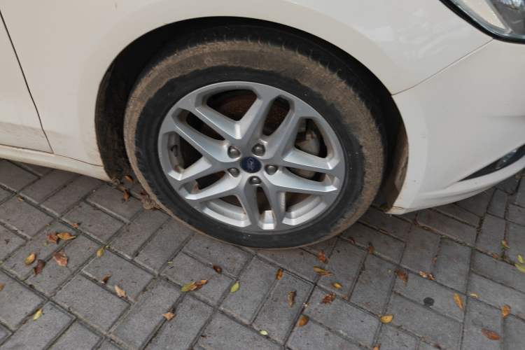 Used Ford Mondeo 2013 1.5L GTDi180 Fashion Edition Right Front Wheel Hub