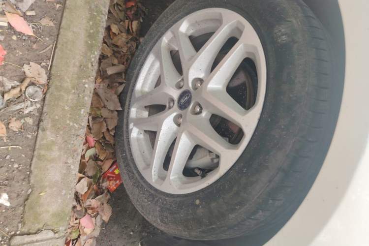Used Ford Mondeo 2013 1.5L GTDi180 Fashion Edition Right Front Wheel Hub