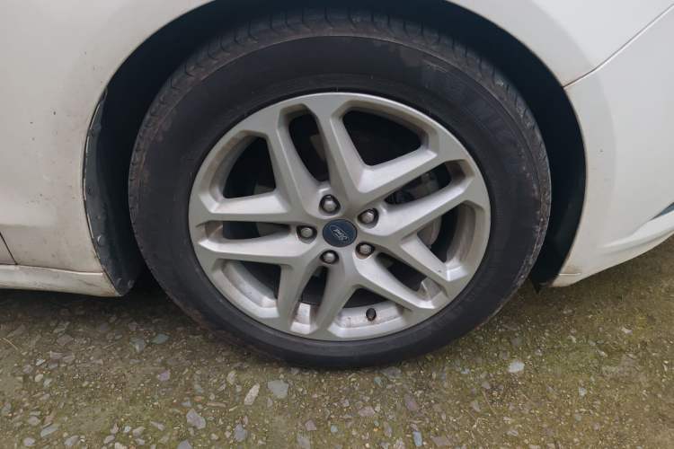 Used Ford Mondeo 2013 1.5L GTDi180 Fashion Edition Right Front Wheel Hub