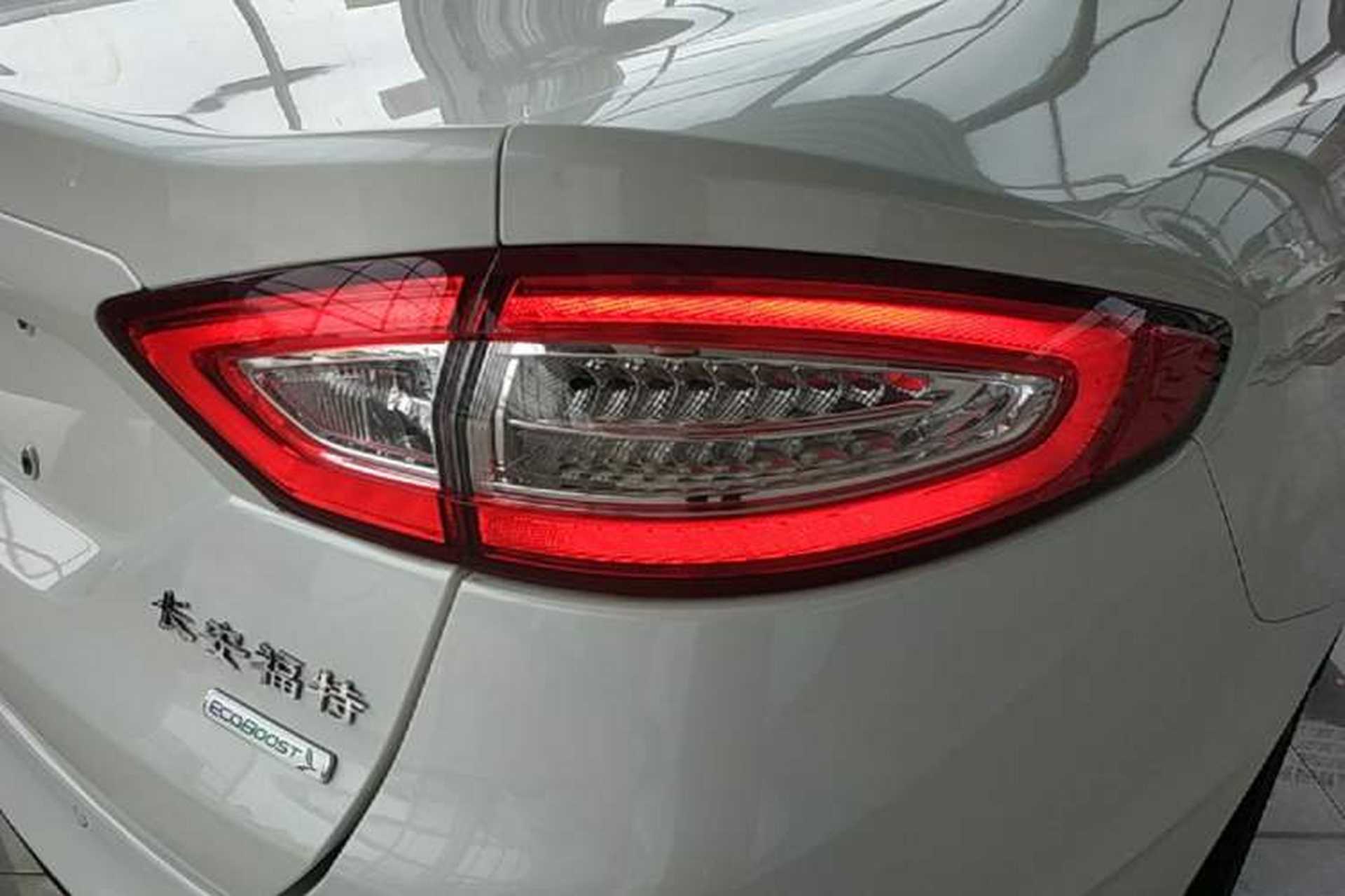 Used Ford Mondeo 2013 2.0L GTDi 200 Luxury Model Right Rear Taillight