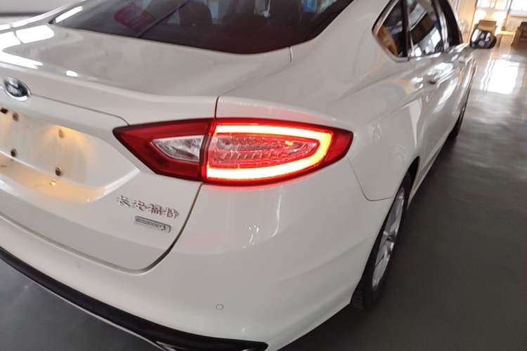 Used Ford Mondeo 2013 1.5L GTDi180 Fashion Edition Right Rear Taillight