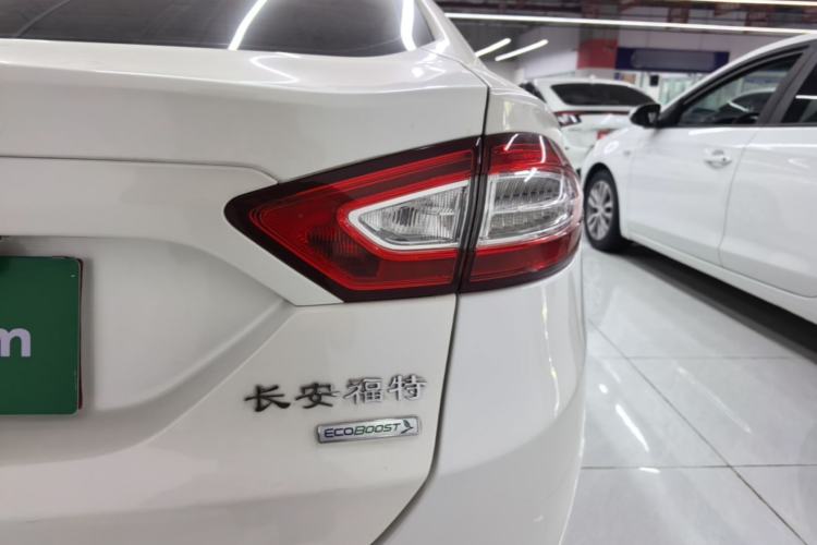 Used Ford Mondeo 2013 1.5L GTDi180 Fashion Edition Right Rear Taillight