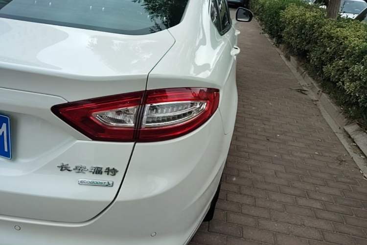 Used Ford Mondeo 2013 1.5L GTDi180 Fashion Edition Right Rear Taillight