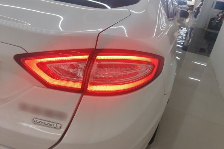 Used Ford Mondeo 2013 2.0L GTDi 200 Luxury Model Right Rear Taillight