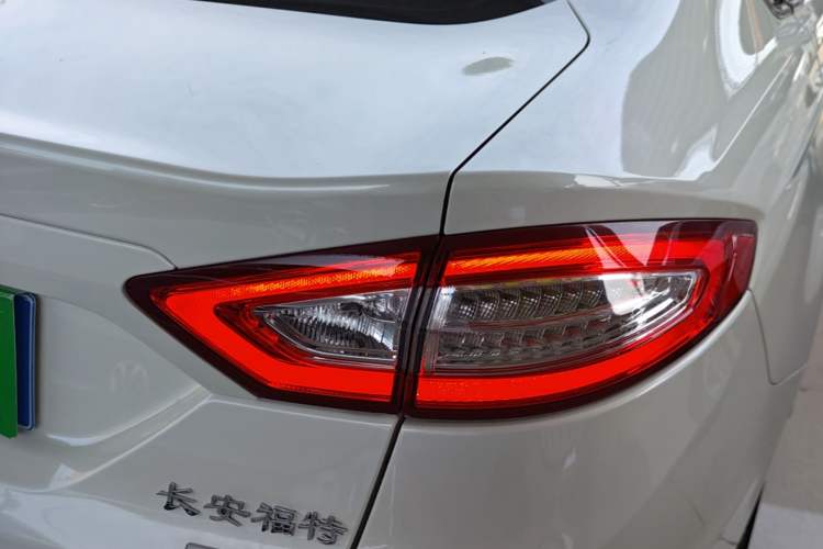 Used Ford Mondeo 2013 2.0L GTDi 200 Luxury Model Right Rear Taillight