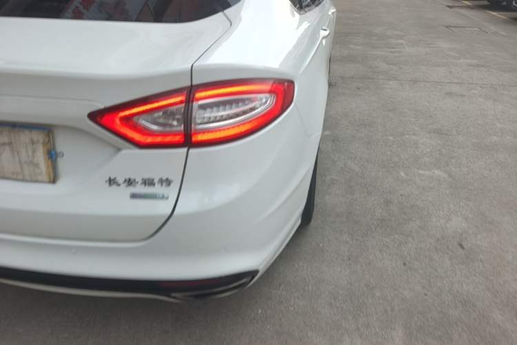 Used Ford Mondeo 2013 2.0L GTDi 200 Fashion Edition Right Rear Taillight