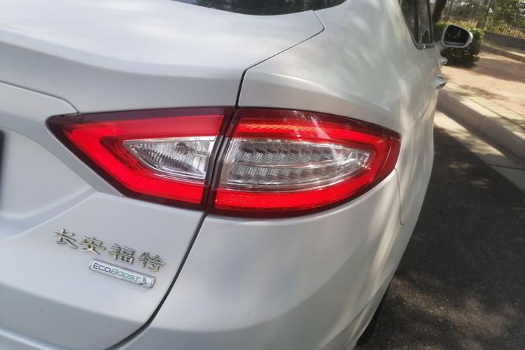 Used Ford Mondeo 2013 2.0L GTDi 200 Luxury Model Right Rear Taillight