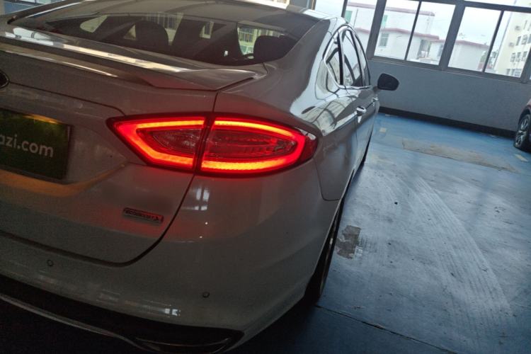 Used Ford Mondeo 2013 1.5L GTDi180 Fashion Edition Right Rear Taillight