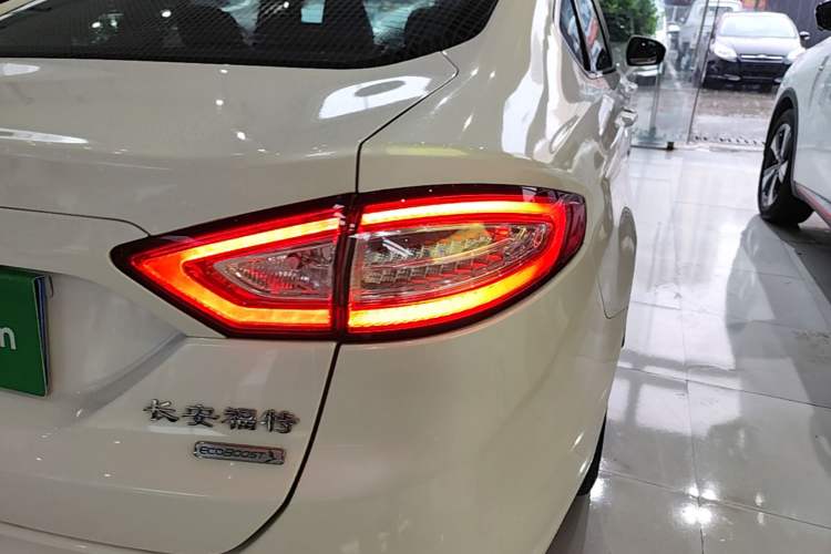 Used Ford Mondeo 2013 1.5L GTDi180 Fashion Edition Right Rear Taillight