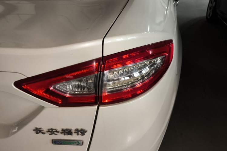 Used Ford Mondeo 2013 1.5L GTDi180 Fashion Edition Right Rear Taillight