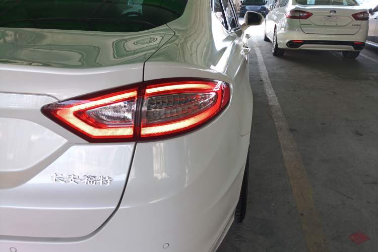 Used Ford Mondeo 2013 2.0L GTDi 200 Luxury Model Right Rear Taillight