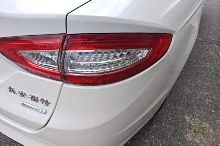Used Ford Mondeo 2013 1.5L GTDi180 Fashion Edition Right Rear Taillight