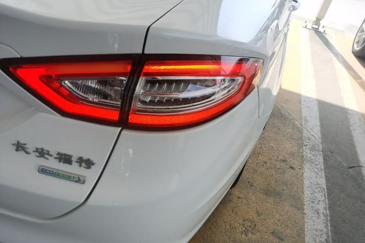 Used Ford Mondeo 2013 2.0L GTDi 200 Fashion Edition Right Rear Taillight