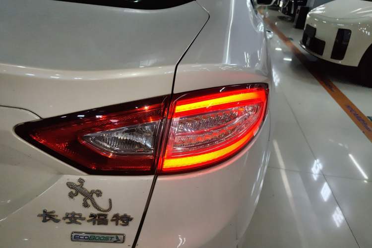 Used Ford Mondeo 2013 1.5L GTDi180 Fashion Edition Right Rear Taillight
