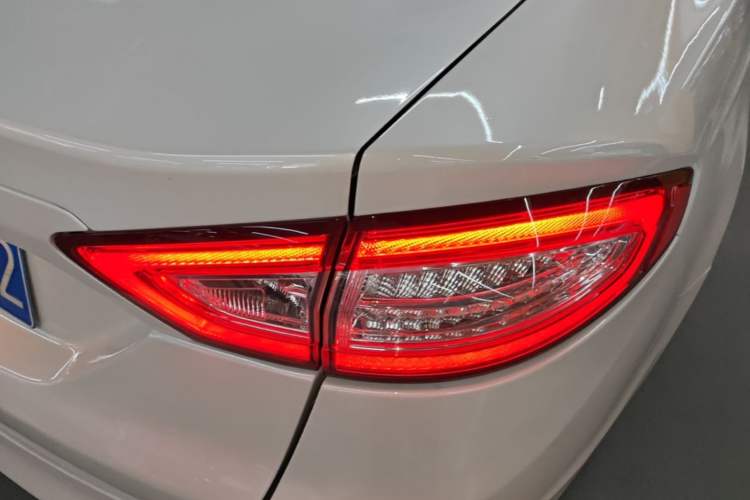 Used Ford Mondeo 2013 2.0L GTDi 200 Fashion Edition Right Rear Taillight