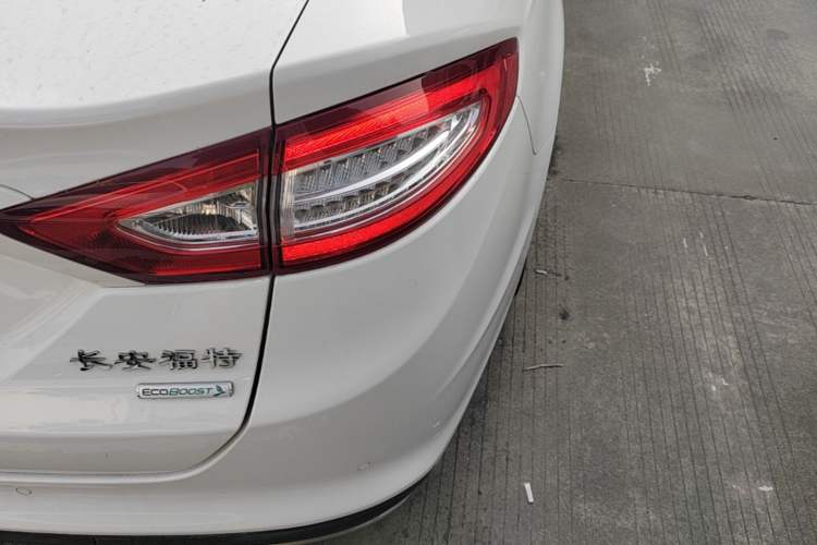 Used Ford Mondeo 2013 1.5L GTDi180 Fashion Edition Right Rear Taillight