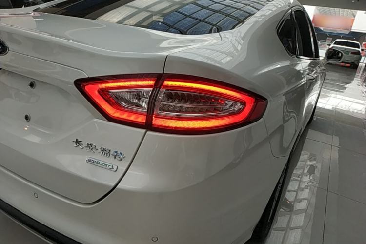 Used Ford Mondeo 2013 2.0L GTDi 200 Luxury Model Right Rear Taillight