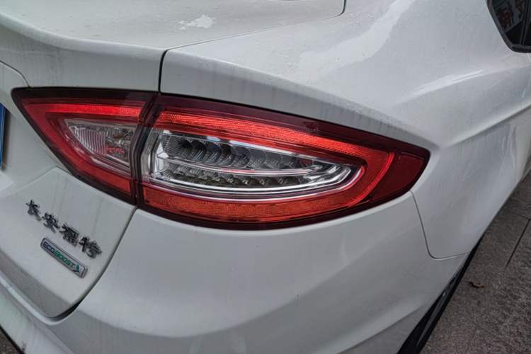 Used Ford Mondeo 2013 1.5L GTDi180 Fashion Edition Right Rear Taillight
