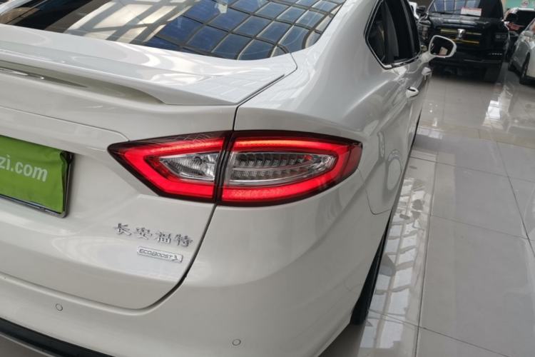 Used Ford Mondeo 2013 2.0L GTDi240 Luxury Sport Model Right Rear Taillight