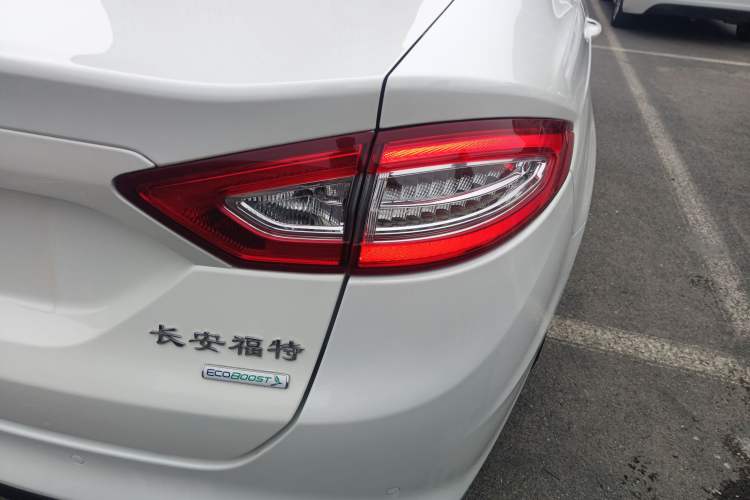 Used Ford Mondeo 2013 1.5L GTDi180 Fashion Edition Right Rear Taillight