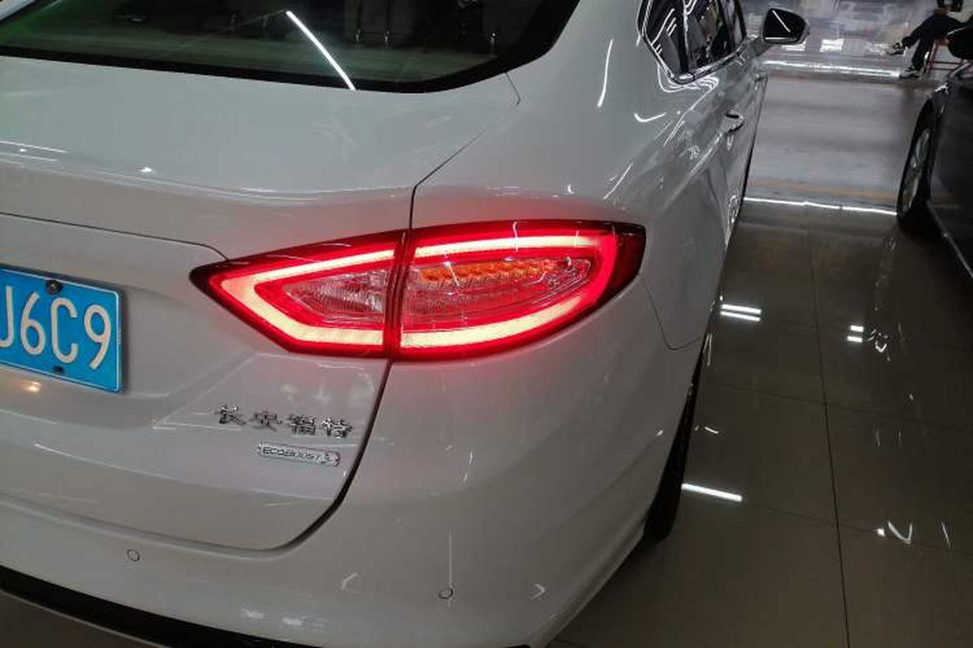 Used Ford Mondeo 2013 2.0L GTDi 200 Luxury Model Right Rear Taillight