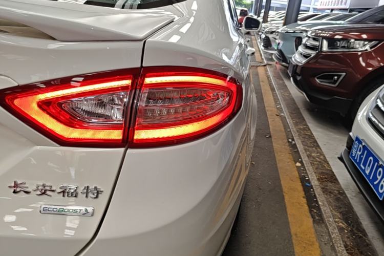 Used Ford Mondeo 2013 2.0L GTDi 200 Luxury Model Right Rear Taillight