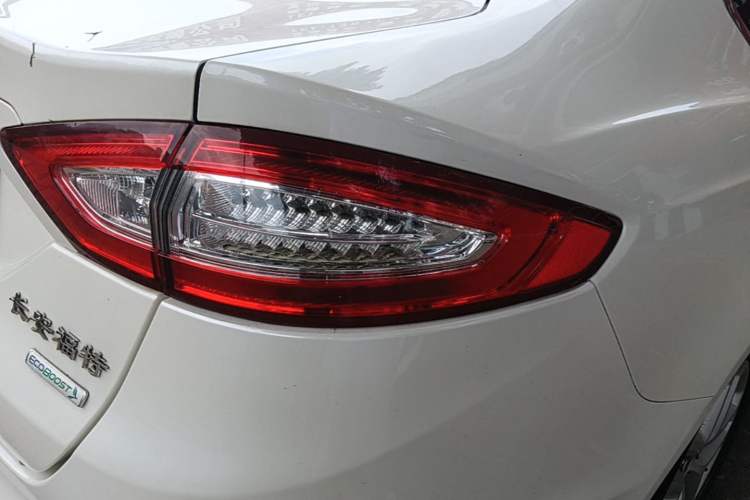 Used Ford Mondeo 2013 1.5L GTDi180 Fashion Edition Right Rear Taillight