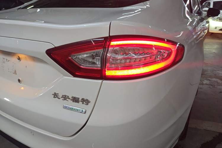 Used Ford Mondeo 2013 1.5L GTDi180 Fashion Edition Right Rear Taillight